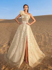 Faeriesty 这款优雅的单肩A字晚礼服，采用高开衩设计，尽显女性魅力，是婚礼、盛大晚宴、慈善舞会、颁奖典礼、奢华生日派对、情人节、新年夜等场合的理想之选。 - 香檳色 - 查看 4