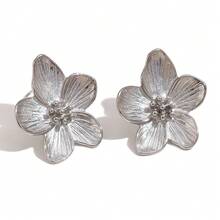 1pc Vintage French Minimalist Design Stainless Steel Gold Tone 3D Flower Stud Earrings, Elegant High-End Quality, Great For Mother's Day Gift Or Party Occasions - Silver - View 4