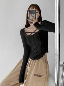 纯色圆领修身休闲女式T恤，饰有仿纽扣，长袖，短款，春秋季 - 黑色 - 查看 3