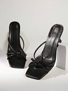 Sandali con tacco alto da donna con punta quadrata alla francese, design con cinturini annodati e infradito, nuovi sandali eleganti e minimalisti estivi, adatti da abbinare ad abiti per appuntamenti e feste - nero - Visualizzare 9