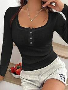 Women Y2K Lace Trim Henley Crop Top Short Sleeve Scoop Neck Solid Color Pointelle Basic Shirt Casual Button Front Fitted Baby Tee Summer Streetwear Going Out Coquettte Blouse - 黑色 - 查看 1