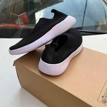 Versatile Soft Women's Sports Shoes, Suitable For Both Men And Women, Comfortable Casual, Suitable For Running And Fitness, Strong Barefoot Feel, Spring/Autumn - Black - View 3