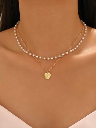 1件时尚心形字母吊坠项链，适合日常佩戴