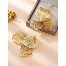 Vintage Metallic Gold Textured Floral Pendant Earrings | Hypoallergenic & Lightweight Design | Perfect For Daily Wear, Parties, Holidays, And Special Occasions | Timeless Elegance For Women | Thoughtful Gift For Loved Ones - 黃金-5 - 查看 4