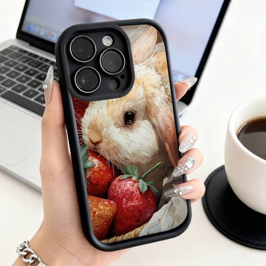 Funda de teléfono de moda, compatible con varios modelos de , y , funda de teléfono con estampado de conejo comiendo fresas para modelos de , y , funda de protección para teléfono, funda de pareja, regalo para novio o novia, regalo de vacaciones, este es un regalo popular para amigos o socios, adecuado para ocasiones de negocios. Duradera, resistente a las manchas y a las huellas dactilares, esta nueva funda para teléfono de hombres y mujeres es un gran regalo. - Café integral - Ver 1