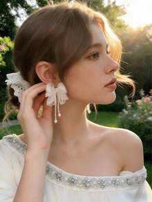 1件白色雪纺浪漫珍珠蝴蝶结流苏耳环，情侣饰品，适合约会、情人节、派对、下午茶等场合 - 彩色 - 查看 3