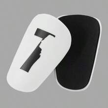 1双迷你专业足球训练护腿板，轻便小巧的防护装备