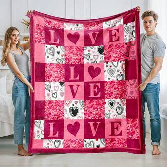 1 pieza Manta regalo del Día de San Valentín, Corazón rojo, Pétalos de rosa, Manta de franela con patrón de cuadros LOVE, Suave, Acogedora, Manta linda adecuada para niñas y mujeres, Excelente para adultos, familias, picnics, viajes y actividades al aire libre