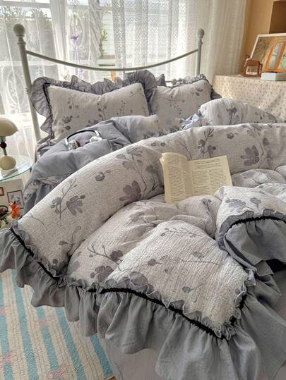 4pcs Floral Lace Bedding Set, Soft & Comfortable Bedroom Linens, Romantic Lace Design, Beautiful Floral Pattern, Breathable & Soft All-Season Bedding Set Including 1 Duvet Cover, 1 Flat Sheet, 2 Pillowcases, No Filling, Suitable For Bedroom, Dorm, Home Use, Multiple Sizes Available