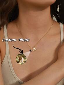 1pc Customized Photo Projection Necklace, Stainless Steel Round Photo Necklace, Personalized Photo Projection Necklace With Cat Paw Accessory Combination, Stainless Steel O-Chain Photo Projection Necklace For Women, Memorial Gift For Family/Partner/Friends