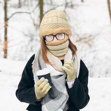 Gorra y Bufanda Set Invierno 5 en 1, Gorros con Tejido de Punto, Guantes para Pantalla Tactiles, Cálida bufanda forrada y Calcetines*2, para Clima Frío Actividad al Aire Libre Esquiar Ciclismo, Unisex - Blanco - Ver 6