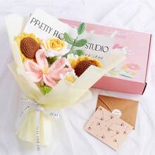 Rosa amarilla, tulipán, girasol