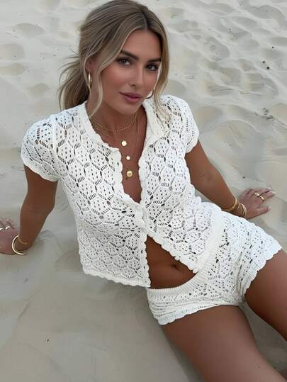 Damens sommarsemesteroutfit: Virkad mesh sexig, urholkad strandklänning med korta ärmar och shorts, 2-delat set - Damens semesterset, 2-delat set, virkade festkläder, sexig och figurnära modell för kvinnor