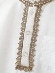 Young BoyCasual Traditional Long Sleeve Half-Open Collar Ruffle Pocket Robe Top, Slit Hem Design, Arabic Robe, Saudi Arabia, Kaftan, Islamic Clothing, Ramadan Dress Robe, Suitable For Party, Vacation, Christening, Anniversary, Ramadan, Wedding, All Seasons - White - View 4