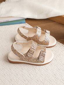 1双女童时尚百搭亮片厚底平底凉鞋