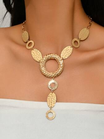 1pc Fashionable Elegant Sexy Gold Disc Pendant Necklace, Designed For Elegant Sexy Ladies, Suitable For Party, Evening, Vacation, Can Be Worn Year-Round, Great Gift For Valentine's Day, Thanksgiving, Etc.