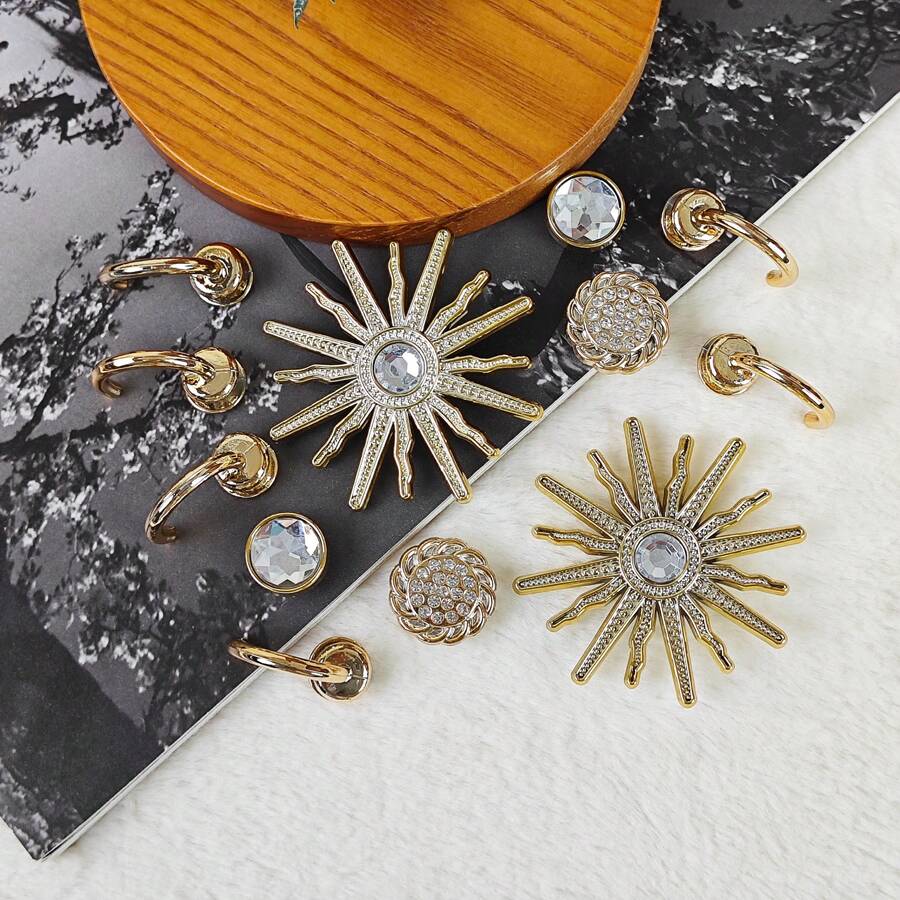 12件装DIY鞋饰 - 闪亮太阳、花朵、圆形水钻装饰，非金属轻质材料，Y2K时尚百搭可爱男女通用，适用于EVA凉鞋、拖鞋，可拆卸鞋饰，节日礼物 - 金色 - 查看 1