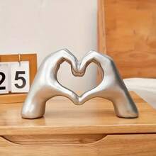 1pc Love Hand Gesture Decorative Heart Finger Sculpture, Modern Art Statue, Personalized Finger Home Decor, Creative Wedding Tabletop Decoration, Valentine's Day & New Year Gift (Random Color: Dark Pink Or Light Pink)