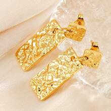 1 Pair 18K Gold Plated Stainless Steel Geometric Rectangle Hoop Earrings, Fashion Earrings Suitable For Mother's Day Gift Or Daily Wear - Golden Texture - View 2