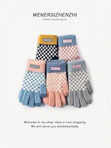 1 paire de gants tricotés bicolores à carreaux, chauds et compatibles avec les écrans tactiles, convenant pour le port quotidien, les étudiants universitaires, le cyclisme, les fêtes, les occasions décontractées. Peuvent être offerts comme cadeaux de vacances à des amis et à la famille. Gants d'hiver essentiels pour les activités extérieures, les sports et le cyclisme. - Multicolore - Voir 9