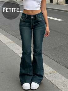 女士休闲时尚深色水洗弹力腰喇叭牛仔裤，低腰，纽扣闭合，娇小款