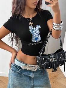 女士黑色圆领短款T恤，时尚可爱瓷兔蝴蝶结印花，适合复活节派对，时尚上衣 - 黑色 - 查看 1