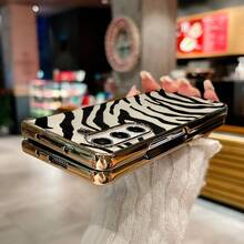 Electroplating + PU Faux Leather Compatible With Samsung Galaxy Z Fold7/6/5/4/3/Galaxy Z Flip 6/5/4/3/ Moto ZR40/50/60ULTRA Pro Phone Case Foldable Screen 5Y95 - 金色 - 查看 5