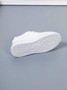 2025 New Spring/Autumn Fashion Casual Versatile Thick Sole Lace-Up White Platform Sneakers, Waterproof, Women's Skateboard Shoes