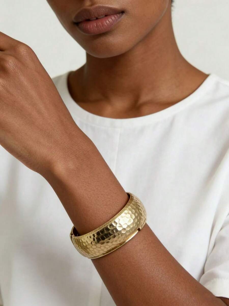 1 chiếc vòng tay bản rộng mạ vàng mờ, kiểu dáng thời trang, phù hợp cho kỳ nghỉ, đi biển, dự tiệc và trang phục hàng ngày. - Vàng - Xem 1