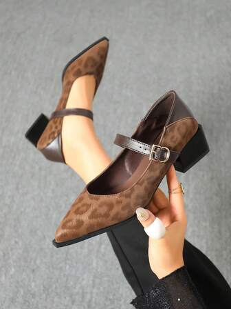 1 par de zapatos de mujer con puntera puntiaguda y estampado de leopardo, de estilo deslizante, con tacón grueso bajo, cómodos para todas las estaciones y versátiles