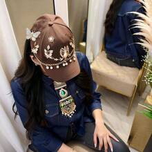 Junk Socks Charms Kit, Gold Charms Socks, Brooches And Pins Women, ShoeCharms With Bows, Sneakers Kit With Pearls Rhinestones Chains - 最初的 - 查看 5