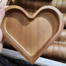 爱心托盘 实木家用水果甜点餐盘 茶杯垫 实木托盘 情人节派对心形托盘 可叠放干果盒 实木水果托盘 创意胡桃木托盘 爱心糖果盒 情人节礼物 情人节派对 家居装饰 家居礼品 - 棕色 - 查看 9