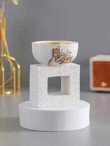 Chiếc lư hương bằng nhựa thời trang và tinh tế này được trang trí bằng thư pháp Ả Rập. Nó có thể được sử dụng như một lư hương dùng trong tháng Ramadan, một vật dụng đốt hương tiện dụng, một máy khuếch tán hương thơm, và một vật trang trí bàn làm việc trang nhã trong tháng Ramadan. - Nhiều màu - Xem 3