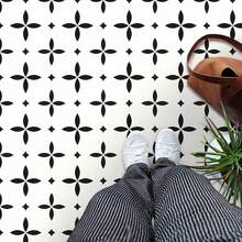 10/20片装 - 7.87英寸 x 7.87英寸防水自粘乙烯基地板砖，适用于浴室、厨房、壁炉、宠物屋、楼梯、卧室、墙面、商店等场所的DIY地面铺设（黑白/绿色）。自粘地板砖，可移除，适用于客厅、房间装饰和家居装饰。 - 彩色 - 查看 8