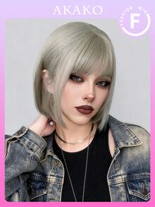 AKAKO 女士短直灰色假发，10英寸波波头假发，带刘海，耐热纤维柔软合成全机织发，彩色动漫角色扮演假发，适合日常派对、节日、音乐节角色扮演，以及前卫的Y2K和哥特街头风格。 - 灰色 - 查看 1