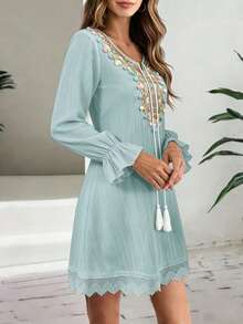 Đầm nữ cổ chữ V thêu họa tiết, tay dài xếp ly, điểm nhấn tua rua nhiều màu sắc, thích hợp cho kỳ nghỉ hè, đi biển, thanh lịch. - Màu xanh Bạc hà - Xem 3