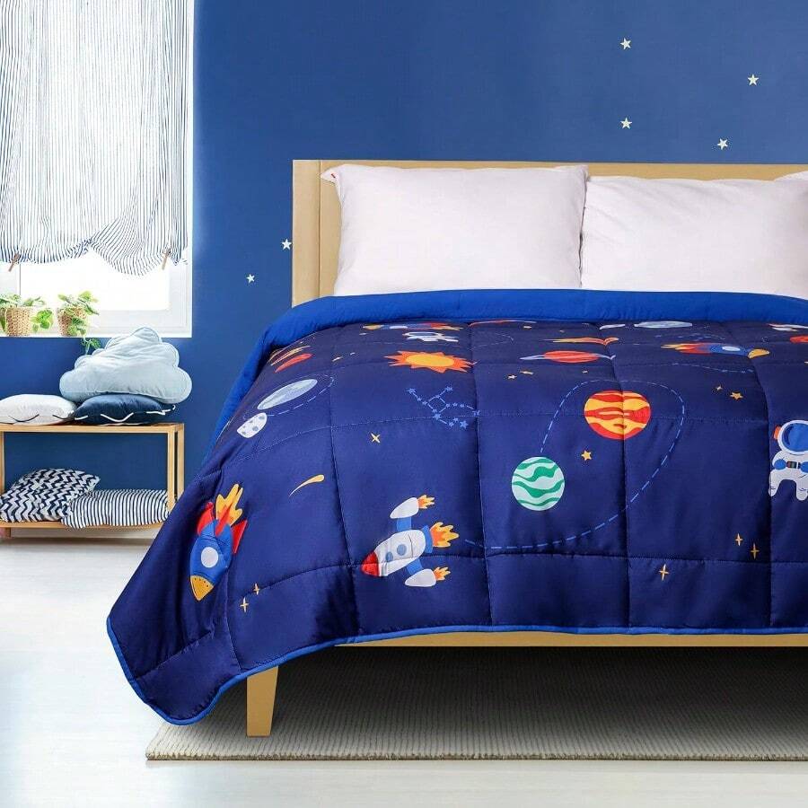 Dreamlab Edredón Ligero Infantil Reversible Hipoalergénico. Colcha Rellena de Microfibra Suave. Diseño para niño niña o bebé. 1 Pieza. Espacio Astronauta Azul Individual/Matrimonial 195 x 223cm - Naranja - Ver 1
