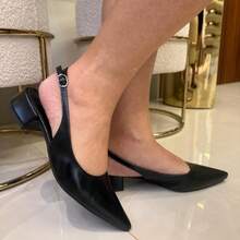 Show Show Slingback Open-Toe Pump With A 3cm Low Heel. - 黑色 - 查看 2