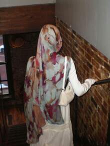 1件装女士波西米亚风水彩花卉印花头巾，秋冬街头风男女通用围巾，适合日常穿着。