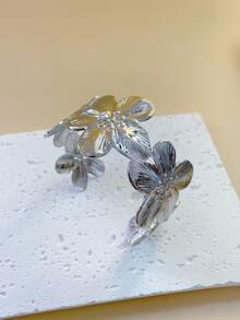 1pc Gold 5-Petal Flower Stainless Steel Cuff Bracelet, Suitable For Teenage Girls Valentines - Flowers - View 4
