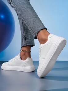 Women's Skate Shoes, White Leather Low-Top Sneakers With Chunky Sole & Gold Ankle Chain, Casual Street Style Shoes For Daily Wear, Comfortable Fashion Gift For Her​ - White - View 5