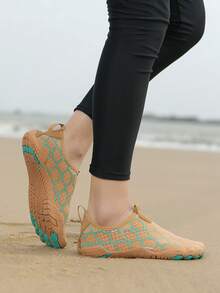 1 Pair Women's Plaid Pattern Water Shoes, Non-Slip Breathable Quick-Dry, Summer Beach Barefoot Shoes For Swimming, Water Aerobics, Beach Vacation, Hiking, Yoga, Running, Cross-Training - Khaki - View 3