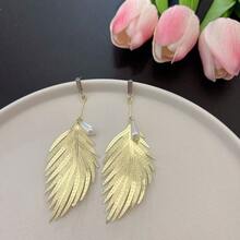 Korean Fashion Temperament Feather Stud Earrings, Elegant Personality Celebrity Style Exaggerated Explosion Light Luxury Ear Jewelry - Bạc - Xem 2