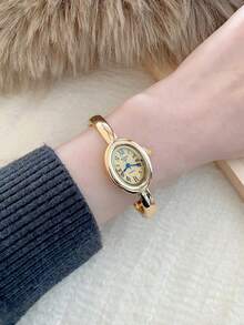1件金色手镯式女士石英表，罗马数字刻度，精致简约，适合日常佩戴，也可作为生日/毕业礼物或派对礼物。 - 金色 - 查看 4