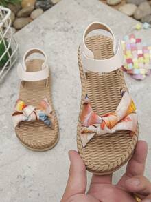 1双女童夏季平底凉鞋，波西米亚风时尚蝴蝶结魔术贴舒适软底防滑沙滩鞋，适合户外穿着 - 彩色 - 查看 4