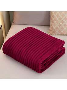 1pc Solid Color Coral Fleece Blanket, Light Red, Luxurious & Comfortable, Suitable For Bedroom, Dorm, Office Nap. This Is A Home & Office Decor Product. - Burgundy - View 8