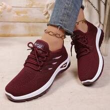 Tênis Casuais Femininos Plus Size, Sapatos de Malha Respirável, Design de Três Listras Laterais com Cadarço Baixo, Fácil de Vestir e Tirar, Presente Feminino, Adequado para Corrida, Caminhada, Transporte e Uso Diário em Todas as Estações - Vermelho - Visão 3