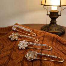 1pc Fashionable Elegant Faux Pearl & Rhinestone Flower Brooch Pin, Suitable For Women's Casual Cardigan, Sweater, Clothing Decoration Accessory