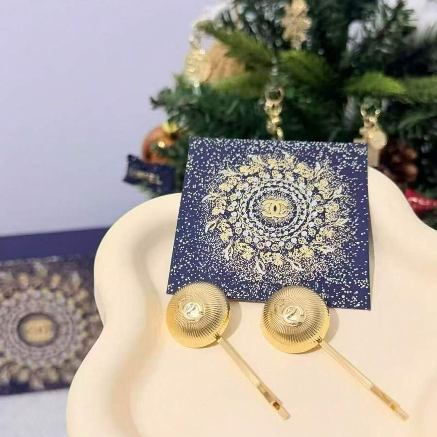 CHANEL 金色发夹，圆形双C标志发夹，优雅金属发饰 - 金色 - 查看 1