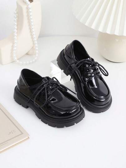 1 Pair Black Infant/Toddler Basic Casual Leather Shoes, Solid Color Soft Shiny Patent Leather Material, Classic Round Toe Elastic Soft Bottom Lace-Up Design, Fashion British Style Loafers Suitable For 3-12 Years Old Boys And Girls, Daily Casual, Vacation, School, Party, Spring/Autumn 2026 New Arrival